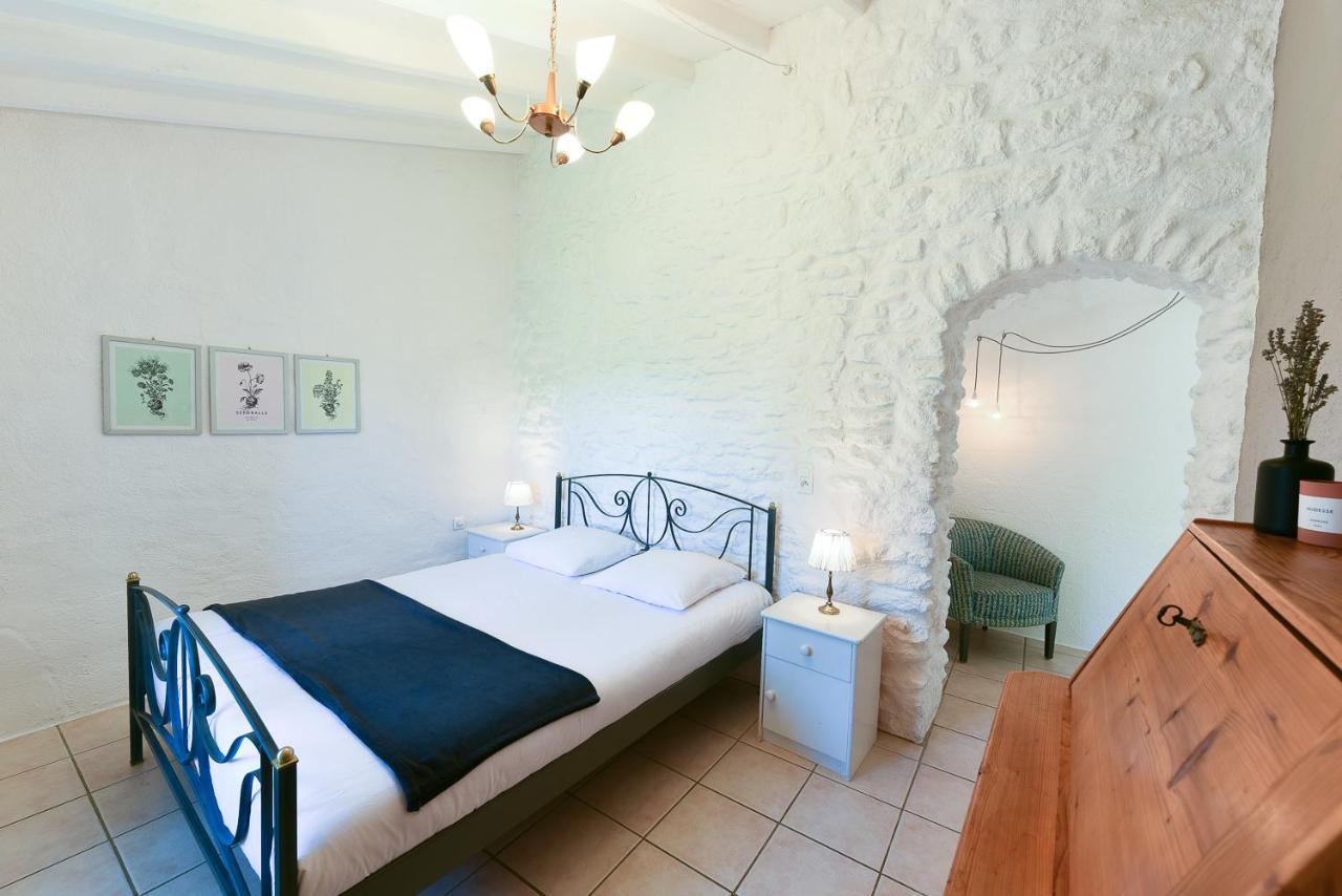 Auberge La Plaine Chabrillan Bagian luar foto
